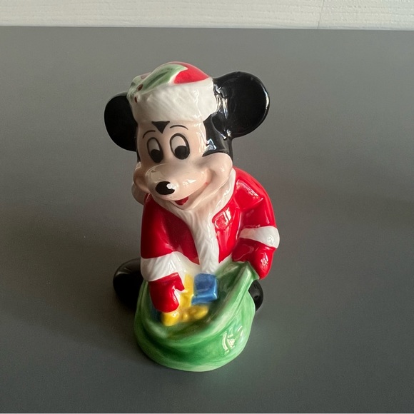 Disney Mickey Mouse‎ Santa Ceramic Figurine Japan - Picture 1 of 8